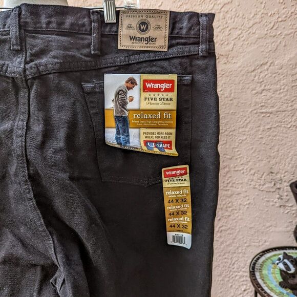 Wrangler Five Star Premium black denim relaxed fit jeans  Sz 44x32 - Picture 13 of 16